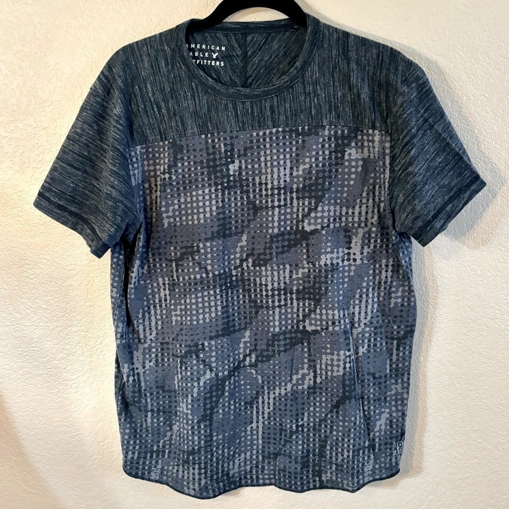 American Eagle Tee Men’s Medium Grey Heathered Spotted Patterns Short Sleeves